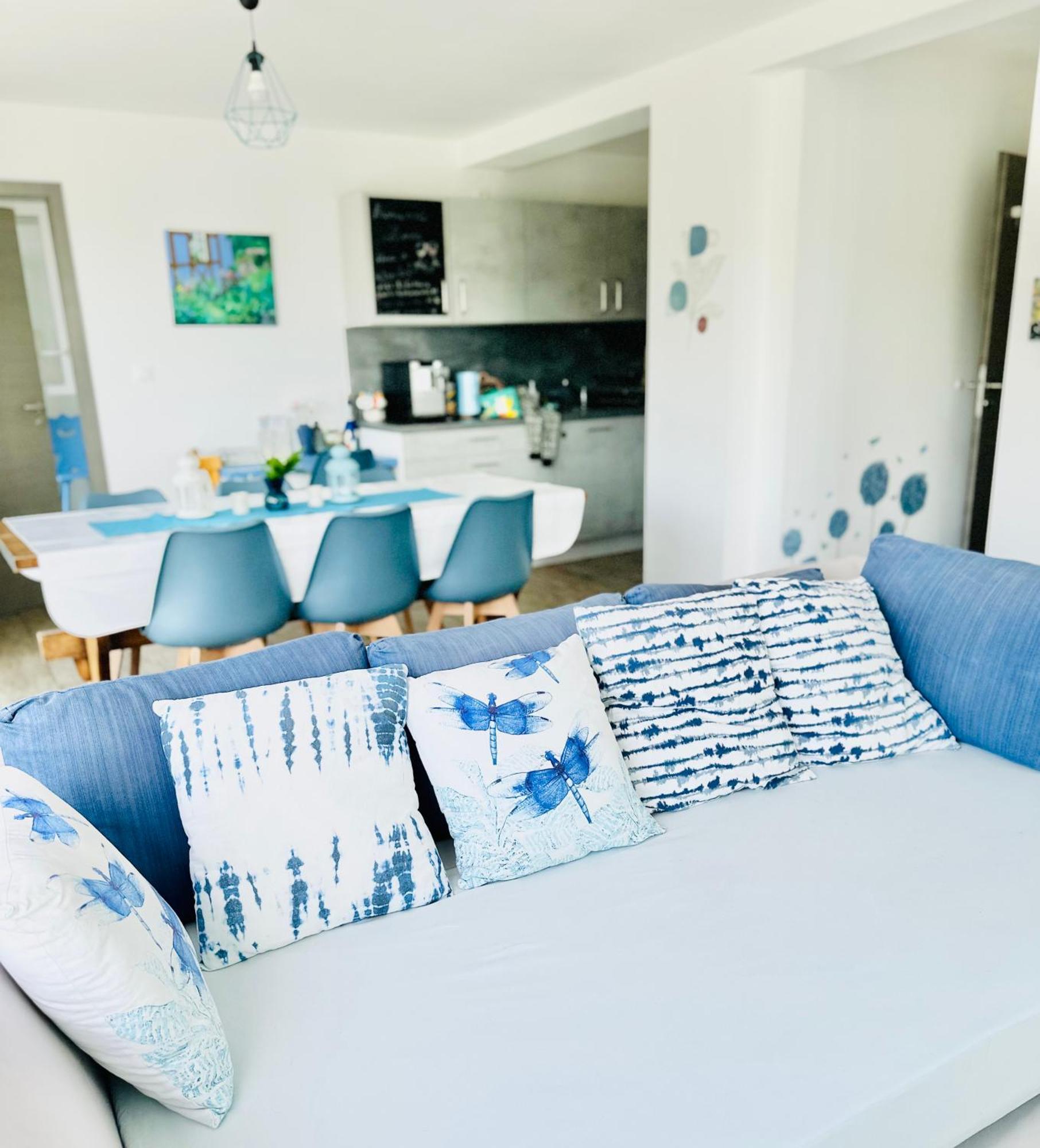 Appartement Domaine BOHN Blue Winehouse à Reichsfeld Extérieur photo