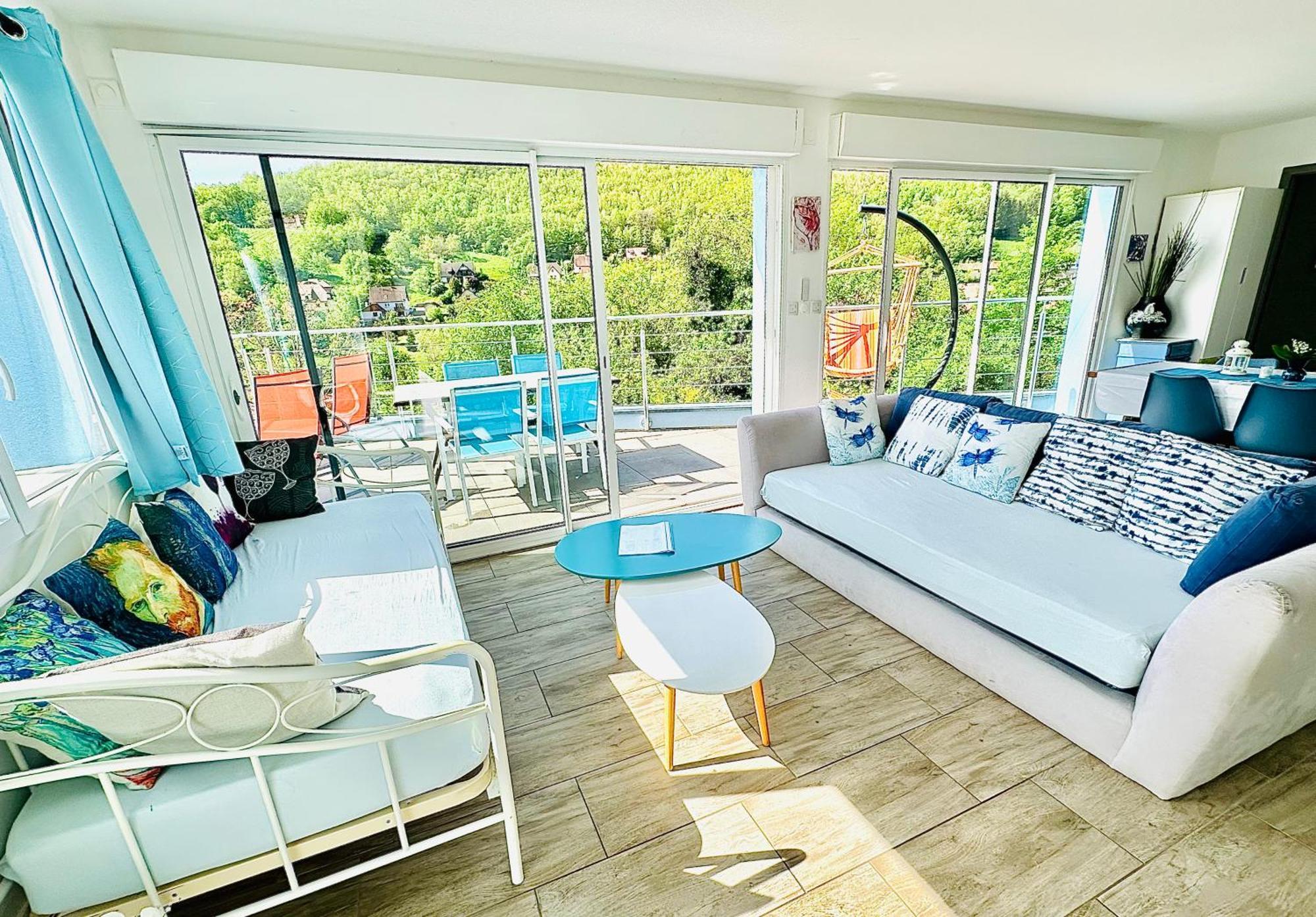 Appartement Domaine BOHN Blue Winehouse à Reichsfeld Extérieur photo