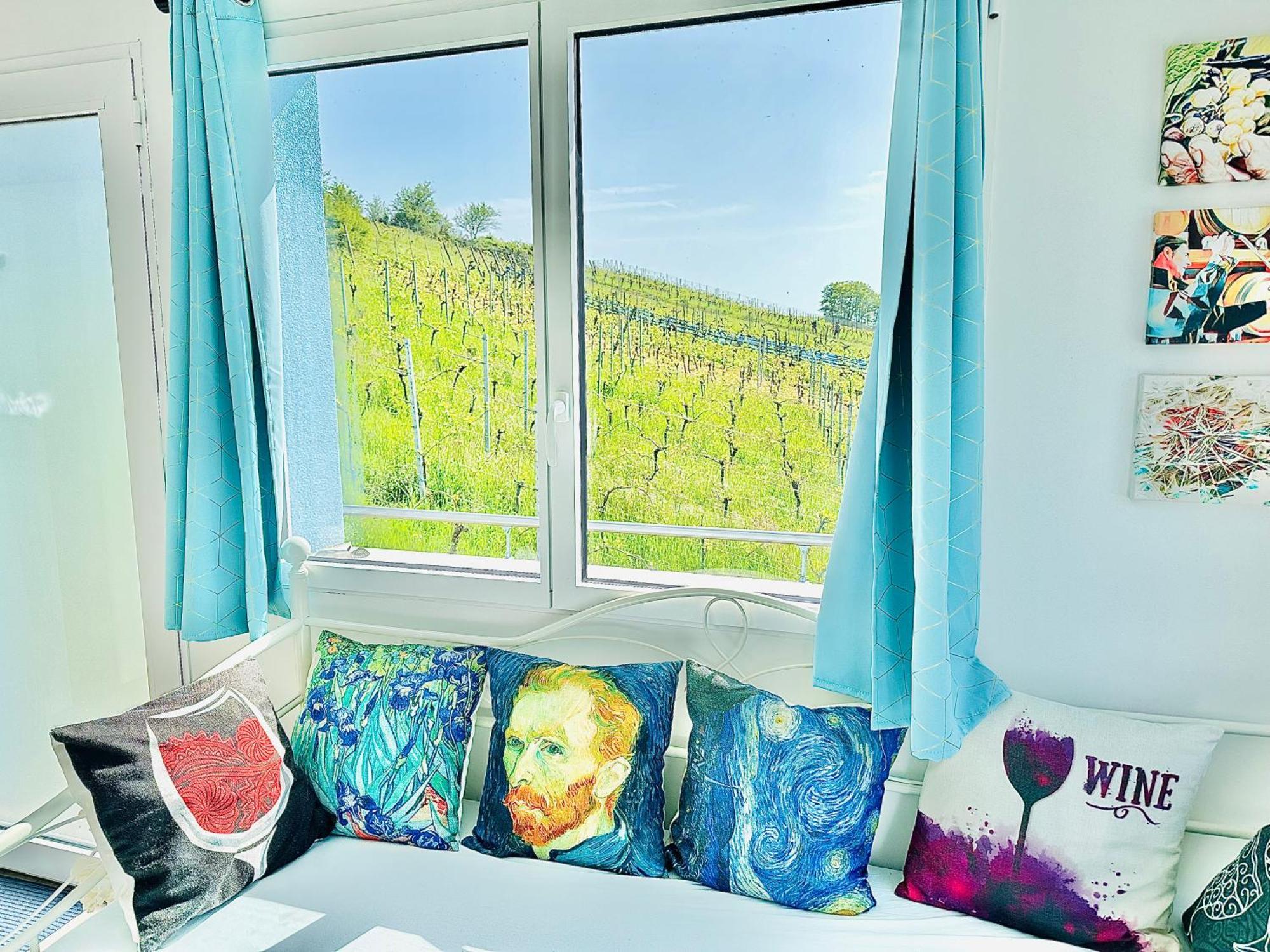 Appartement Domaine BOHN Blue Winehouse à Reichsfeld Extérieur photo